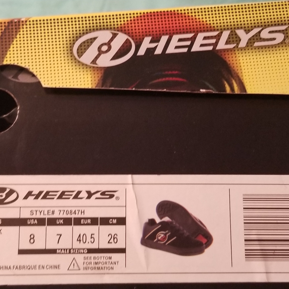 Size 8 Heelys like new